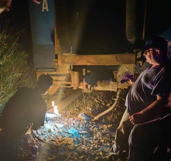 Reparación de tren accidentado en Matanzas
