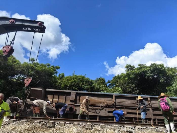 Restablecen trenes de Línea Central