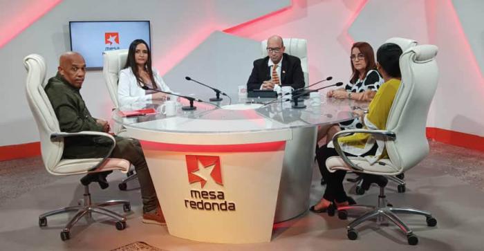 Mesa redonda sobre Ley de Comunicación