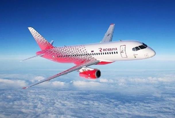 Nave de la línea aérea rusa Rossiya en pleno vuelo