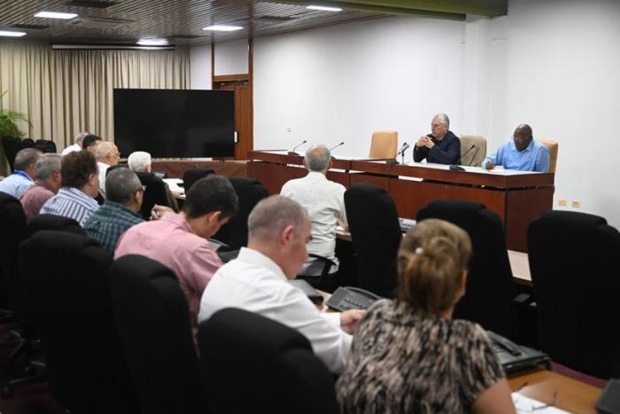 Chequean situación meteorológica y recuperación de Guantánamo