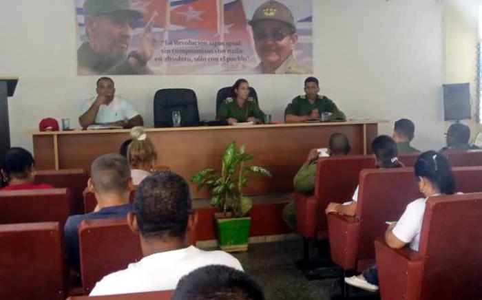 Sesión del Consejo de Defensa Municipal del Cotorro