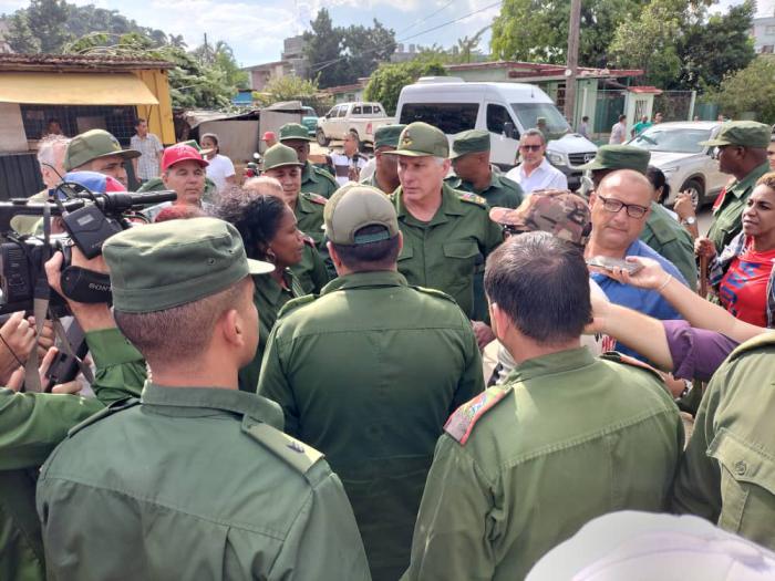 Díaz-Canel recorre La Habana en recuperación tras el paso del huracán Rafael