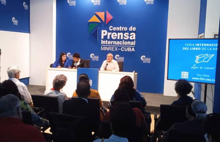 Conferencia de prensa sobre Feria del Libro 20205