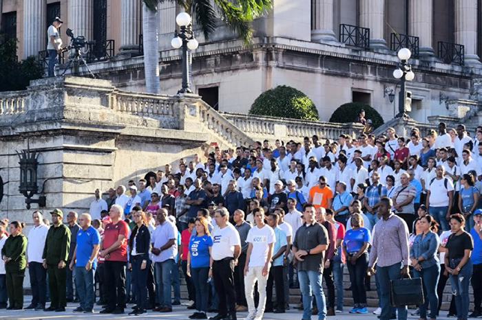 Ato por los ocho estudiantes de medicina