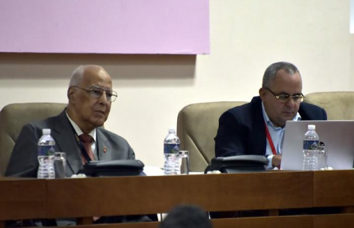 Ricardo Cabrisas Ruiz, viceministro primero, y Oscar Pérez-Oliva Fraga, ministro del Comercio Exterior y la Inversión (Mincex)