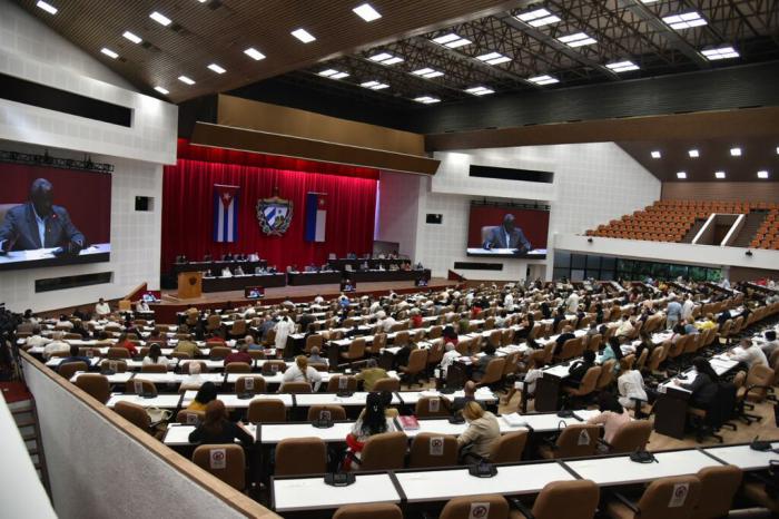 sesiones del Parlamento en su X Legislatura