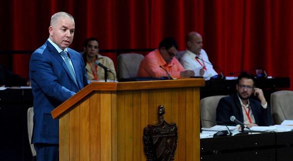 El ministro de Finanzas y Precios, Vladimir Regueiro
