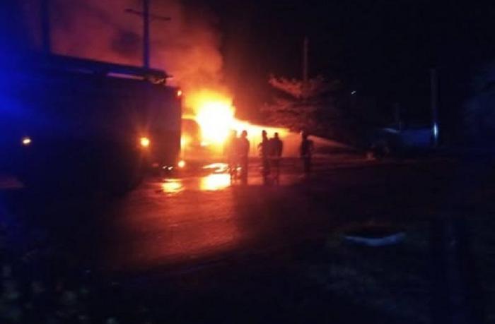Incendio por explosión de grandes proporciones en planta de asfalto en Sancti Spíritus