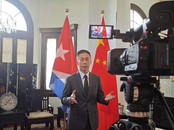 El embajador de China en Cuba, Hua Xin.