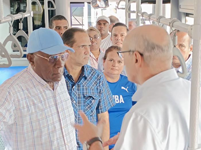 El vicepresidente de la República, Salvador Valdés Mesa, junto a las máximas autoridades del Partido y el Gobierno de La Habana, chequeó este temas vitales relacionados con el desarrollo de la ciudad