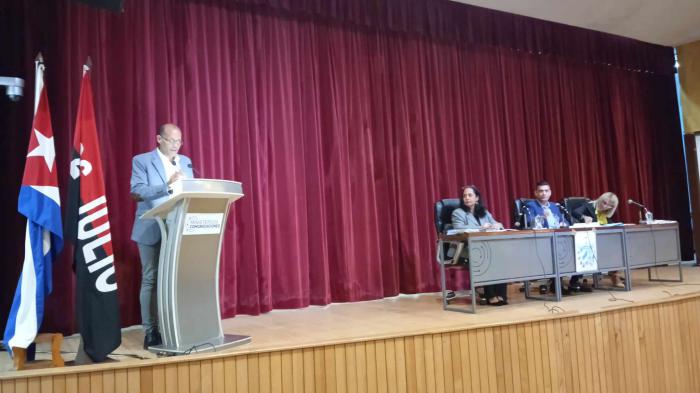 El intendente, Rolando López Jiménez, presentó la propuestas del Plan de la Economía y el Presupuesto.