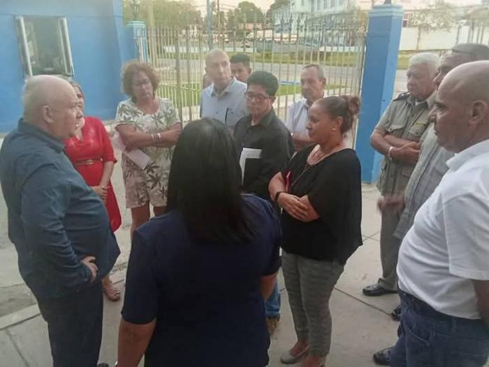 El vice primer ministro de Cuba, Jorge Luis Tapia Fonseca, recorrió la nueva planta de tratamiento de envíos internacionales 