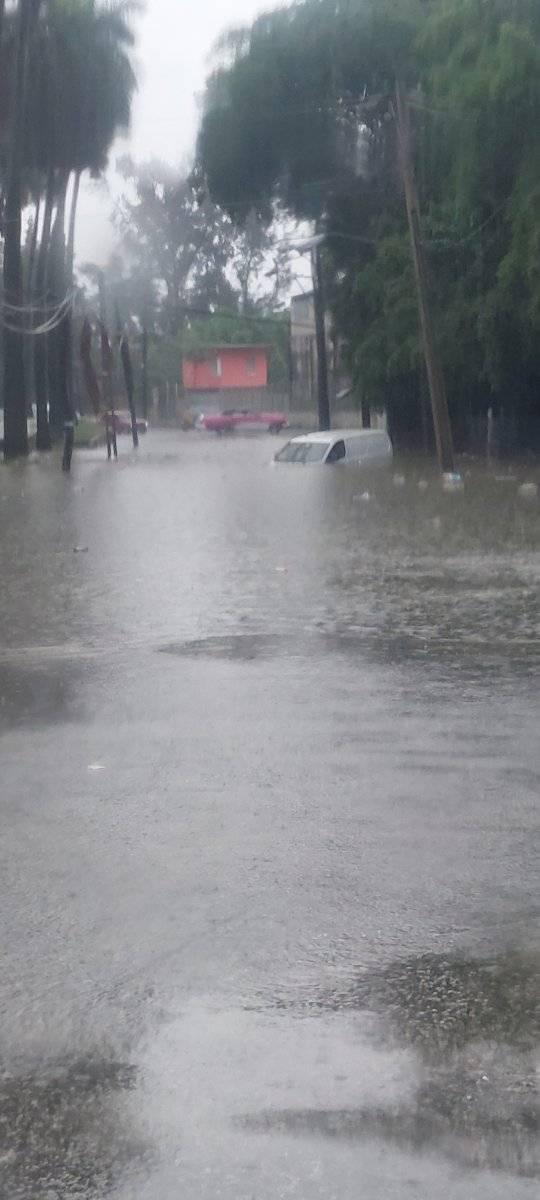 Lluvias provocan inundaciones en La Habana