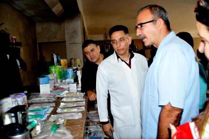 La organización Sindical Rotativista de París llega a la Mayor de la Antillas, con una valiosa carga solidaria de insumos y medicamentos, que ahora fue puesta en manos de directivos y trabajadores del Hospital General Docente Enrique Cabrera (Nacional)
