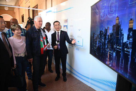 En su Feria Expositiva compartió con periodistas, comunicadores, analistas, que desde más de 40 países se reúnen en este importante foro. 