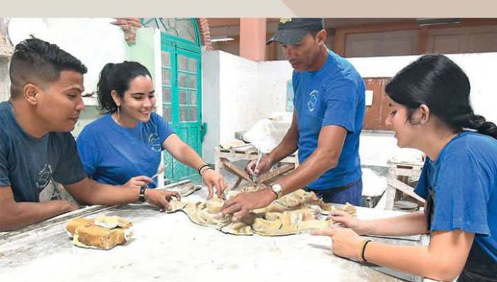 Estudiantes de la Escuela Taller de La Habana.