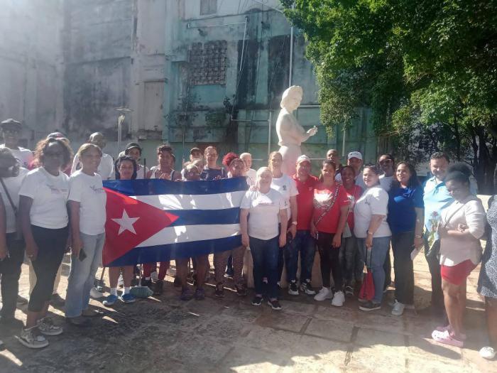 Homenaje a Fé del Valle 