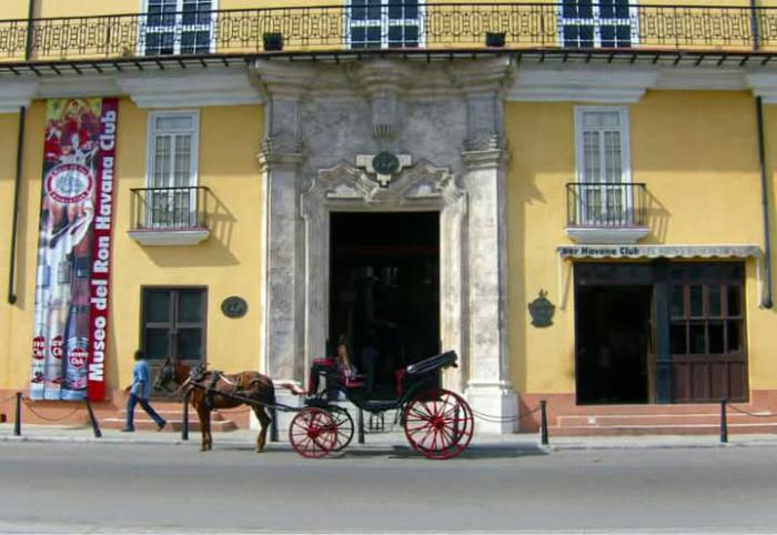 Fachada del Museo del Ron