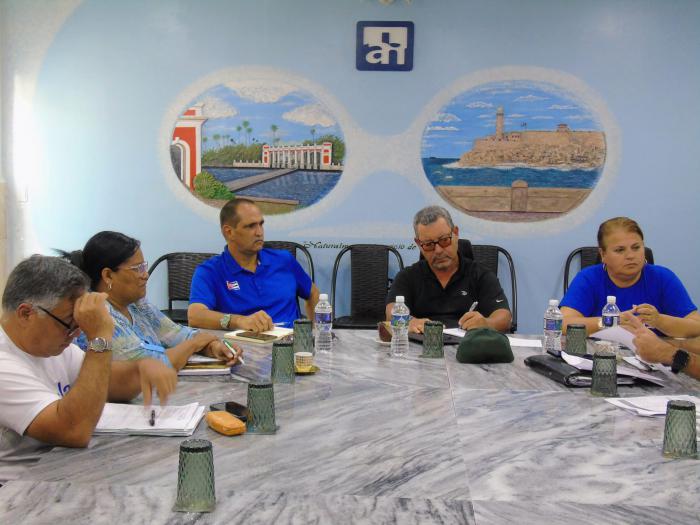 Intercambian máximas autoridades de la capital con directivos de Aguas de La Habana
