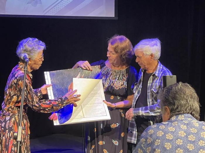 Entregan Premio Nacional de Artes Plásticas a Manuel Hernández