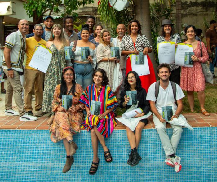 El programa Un libro es un show, que recién llegó a su fin, estuvo financiado por el programa Transcultura, de la UNESCO, la Unión Europea y la Agencia Suiza para la Cooperación y el Desarrollo (COSUDE).