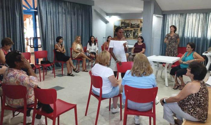 Taller sobre estrategias de autocuidado en ámbitos institucionales