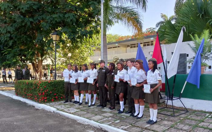 Instituto Preuniversitario Vocacional «Hermanos Martínez Tamayo»realiza XIX graduación 