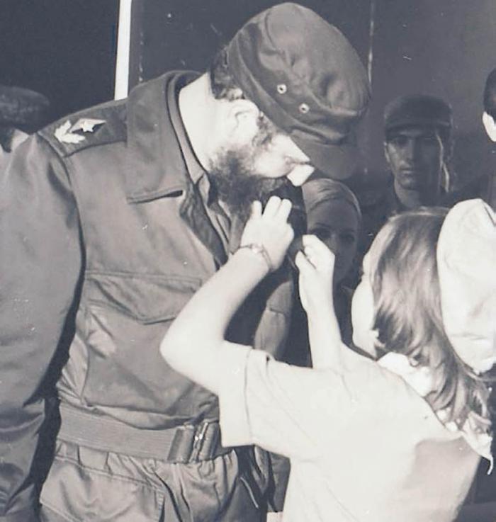 Fidel y los pioneros