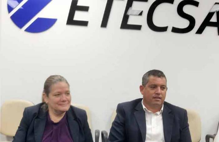 Arely González Fernández y Yusmany Rojas Pérez, funcionarios de Etecsa a nivel nacional