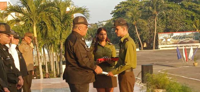 Acto de graduación en Instituto Superior Eliseo Rodríguez 