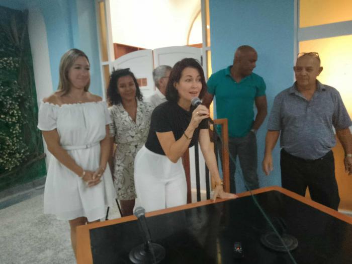 La actriz Maikel Amelia, quien asume el papel de la Mayor Lucía en Tras la Huella reafirmó en nombre de sus compañeros el compromiso de trabajar para el pueblo.