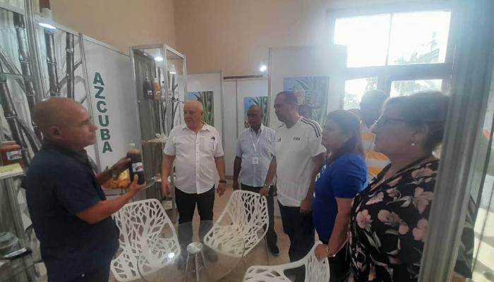 Tapia Fonseca y autoridades de La Habana en encuentro de productores