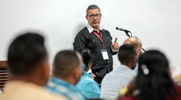 Antonio Rodríguez, Presidente del Instituto Nacional de Recursos Hidráulicos, durante su intervención en la comisión de Industria, Construcciones y Energía de la ANPP.