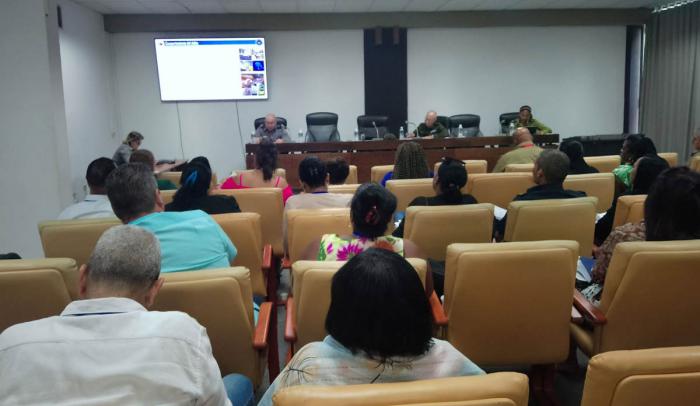 Sesión de Comisión de Defensa Nacional y Orden Interior del Parlamento cubano 