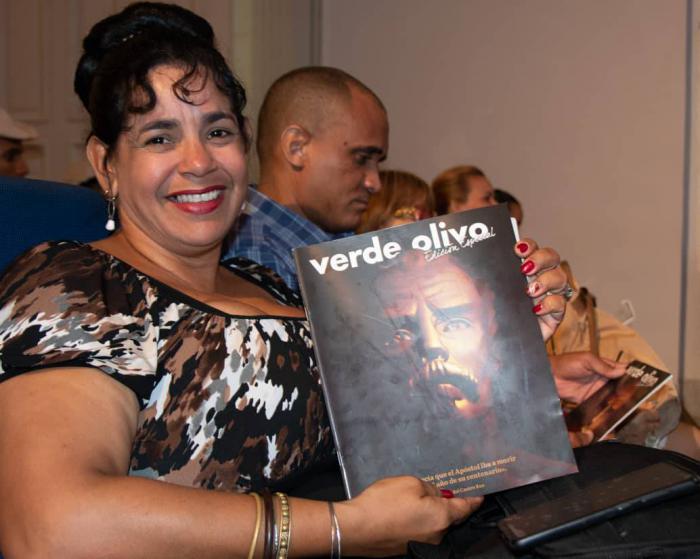 Presentan Edición Especial de la revista Verde Olivo en saludo al 26 de Julio. 