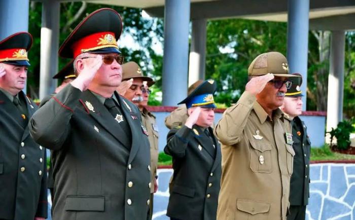 Llega a Cuba Jefe del Estado Mayor General del Ejército de Belarús