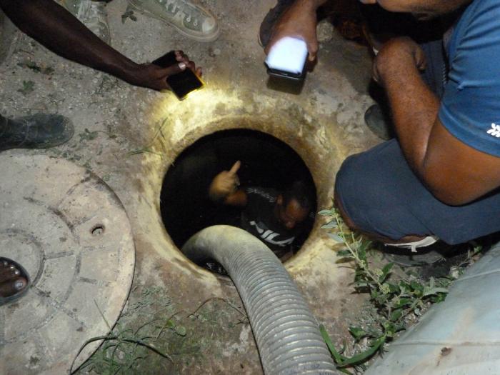 Arreglos salideros aguas residuales reparto Eléctrico