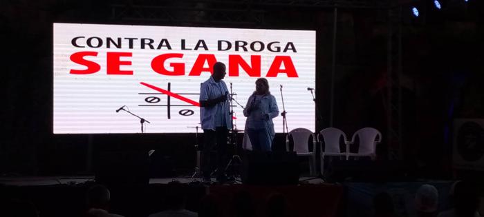 Se escucharon testimonios de jóvenes enfermos por adicciones que confirman con su empeño que sí es posible la rehabilitación y la salvación desde la prevención y la ayuda oportuna de la familia y los especialistas.