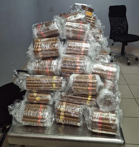 Aduana incautó más de 4 400 tabacos en el aeropuerto Internacional José Martí