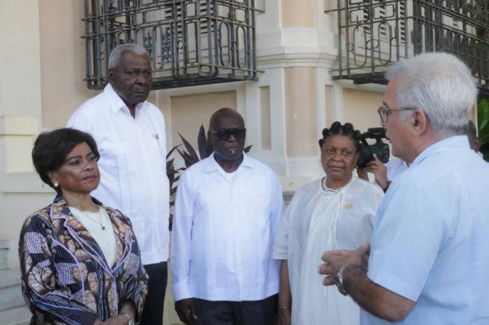 Visita presidenta de Asamblea Nacional de Angola Centro Fidel Castro