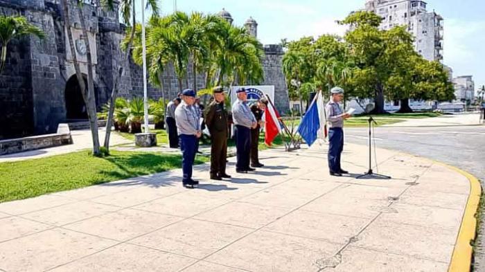 Combatientes de la PNR en La Habana honran a capitán caído en cumplimiento de su deber