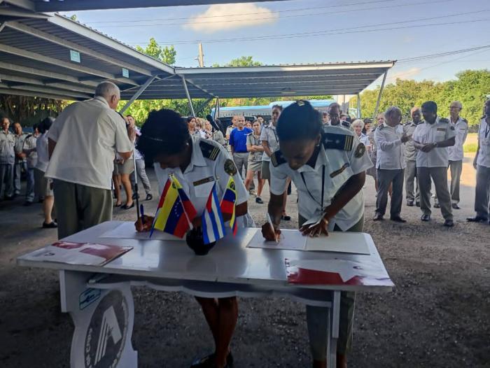 Aduaneros Cubanos patentizan solidaridad con Venezuela