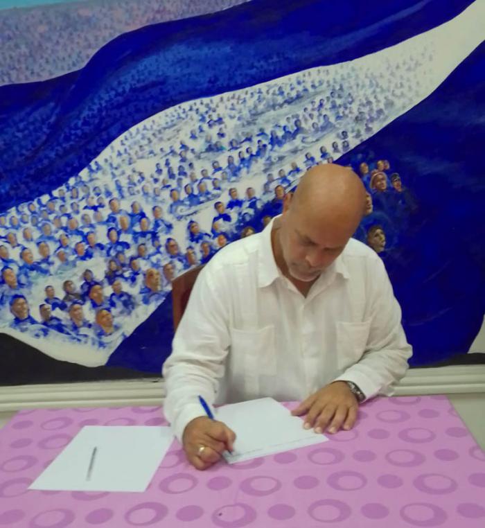Gerardo Hernández Nordelo firma Declaración de apoyo a Venezuela