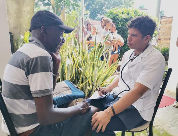 Participación popular en feria de salud en La Lisa dedicada a Fidel