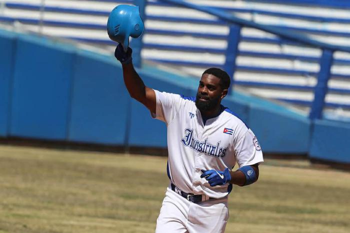 Yasiel Santoya