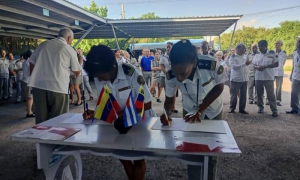 Aduaneros Cubanos patentizan solidaridad con Venezuela