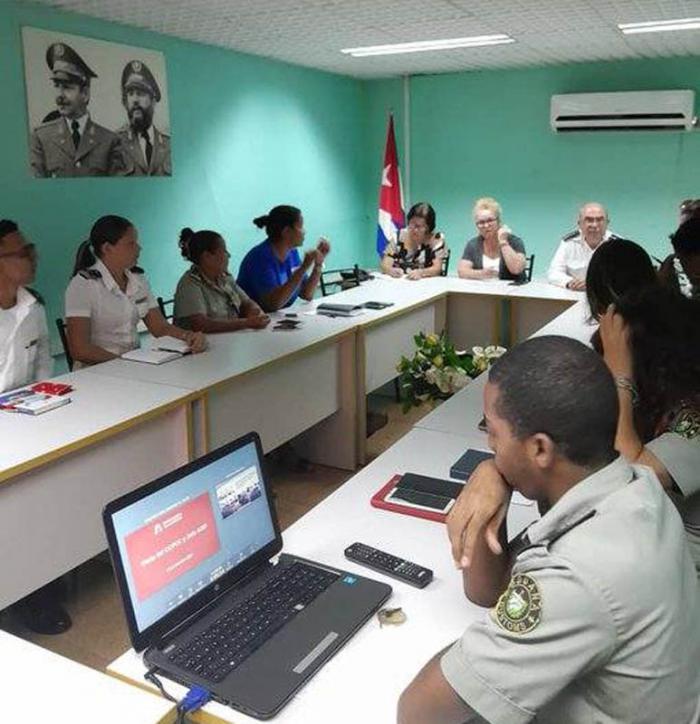 Yudi Mercedes Rodríguez recorre centros pertenecientes a la Aduana