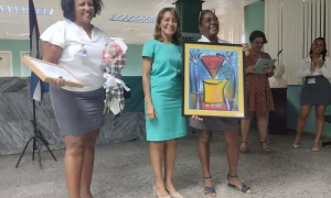 Reconocen en la Habana a trabajadores bancarios