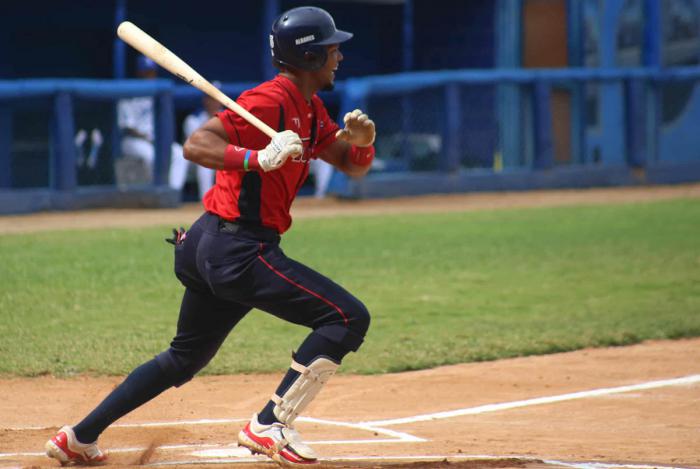 Pelotero camagüeyano en Serie Nacional de Béisbol